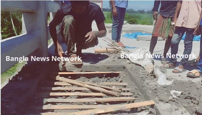 ১০ কোটি টাকার সেতুতে রডের বদলে বাঁশের কঞ্চি দিয়ে ঢালাই