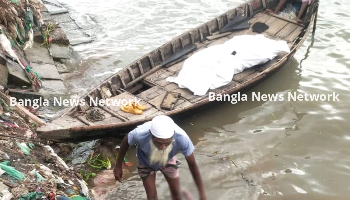 বুড়িগঙ্গা থেকে একদিনে ৪ লাশ উদ্ধার