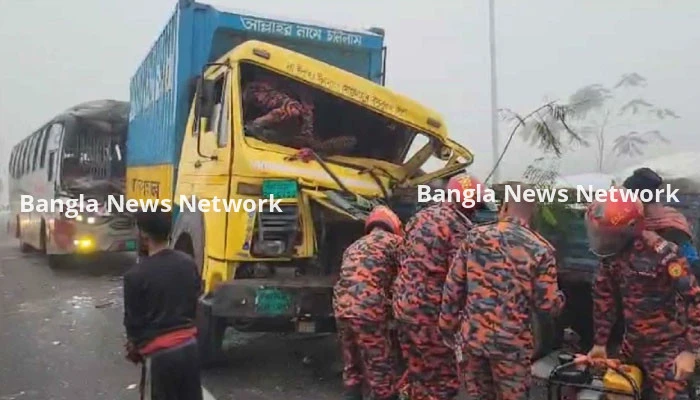 ঢাকা-মাওয়া এক্সপ্রেসওয়েতে ৫ গাড়ির সংঘর্ষ, আহত ২০
