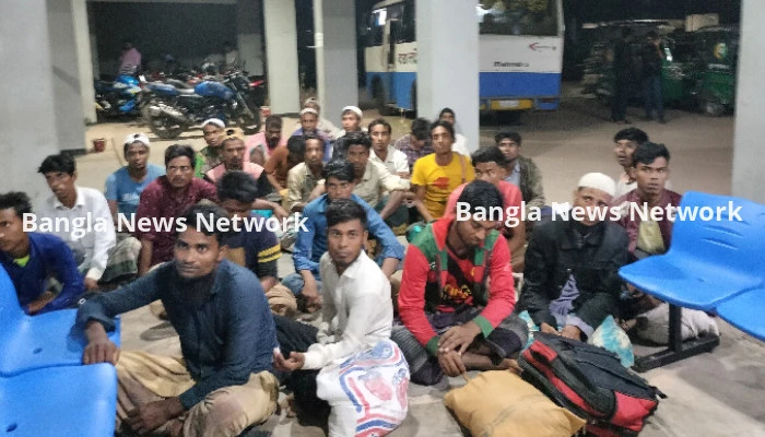 ক্যাম্প থেকে পালানোর সময় ৩০ রোহিঙ্গা আটক