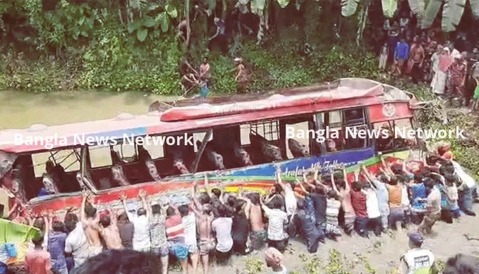 কুষ্টিয়ায় বাস-ট্রাকের সংঘর্ষ নিহত ৮ , আহত ৩০