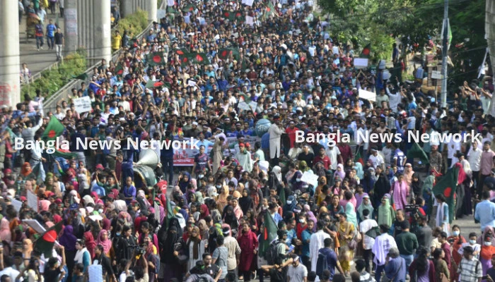 শাহবাগে সাংবাদিকের ওপর হামলার ঘটনায় মামলা