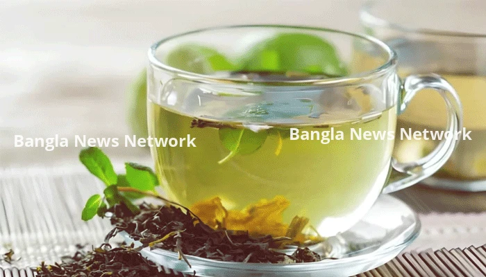ডাক্তার থেকে দূরে থাকতে প্রতিদিন এক কাপ ‘গ্রিন টি’