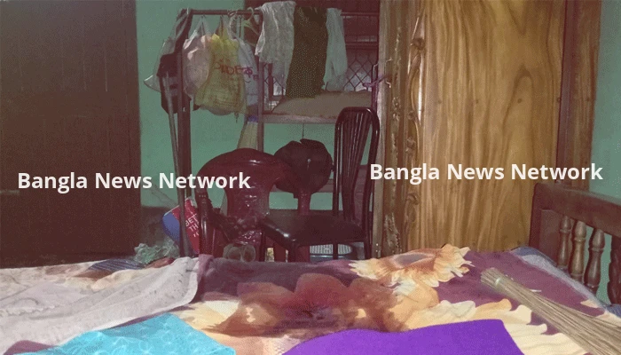 নিজ বাড়িতে অবসরপ্রাপ্ত ব্যাংক কর্মকর্তাকে গলা কেটে হত্যা
