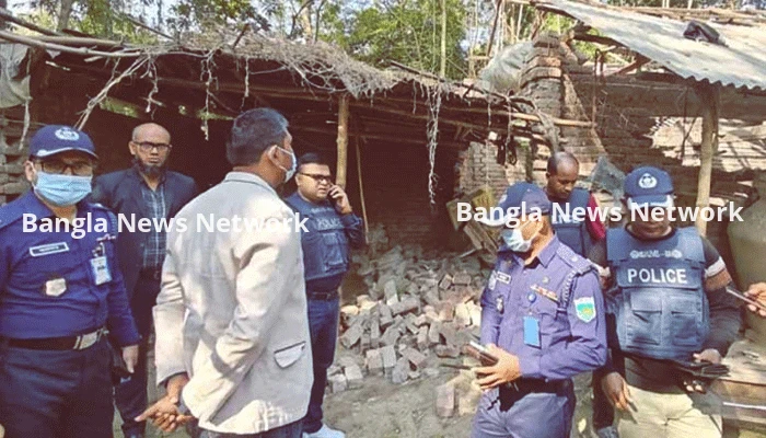 চাঁপাইনবাবগঞ্জে বোমা তৈরির সময় ভয়াবহ বিস্ফোরণ, নিহত ২