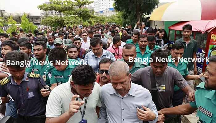 শিক্ষার্থীদের ছয় দফা দাবি মেনে নেওয়ার আশ্বাস আইন উপদেষ্টা আসিফ নজরুলের
