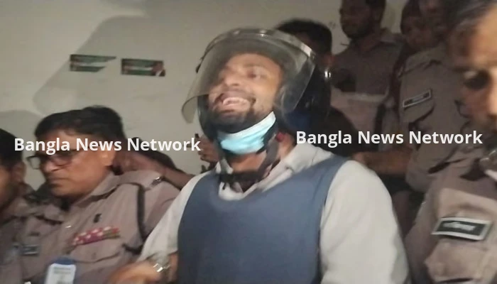 আয়াসের জামিন শুনানিতে হট্টগোল, বিচারকের সামনেই মারামারি