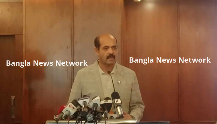 দায় না নিয়ে জলাবদ্ধতার কারণ জানালেন মেয়র আতিক