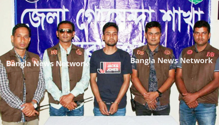 সিরাজগঞ্জে ২ বন্ধুকে কুপিয়ে হত্যা, প্রধান আসামিসহ গ্রেপ্তার ৪