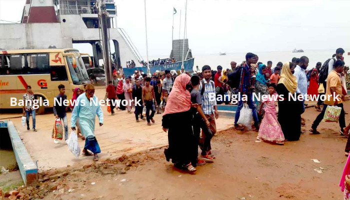 ঈদকে কেন্দ্র করে ঢাকা ছেড়েছেন ১ কোট মানুষ