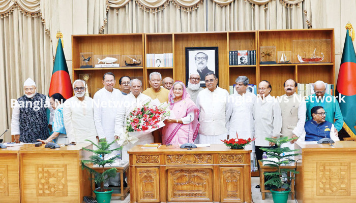 ১৪ দলের বৈঠকে হিরো আলমকে নিয়ে আলোচনা