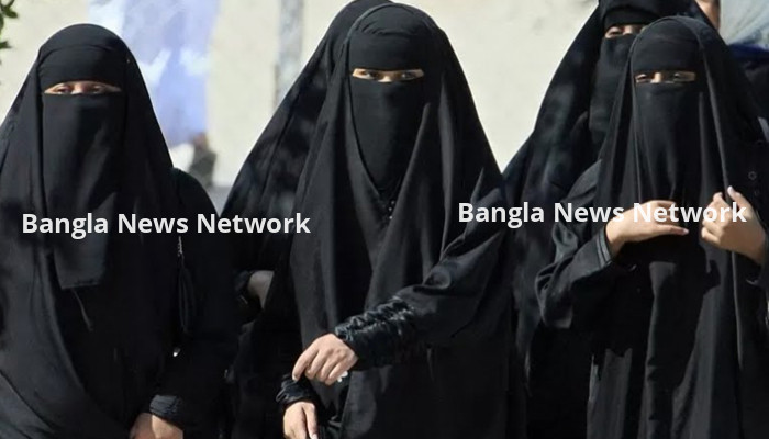 এবার সরকারি স্কুলে আবায়া পরা নিষিদ্ধ করছে ফ্রান্স