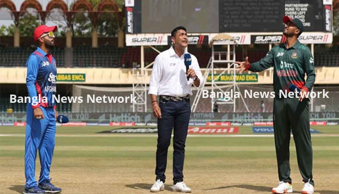 টসে জিতে ব্যাটিং করছে বাংলাদেশ