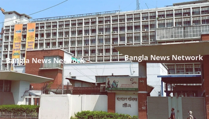 নিষিদ্ধ প্লাস্টিক ফিরল সচিবালয়ে