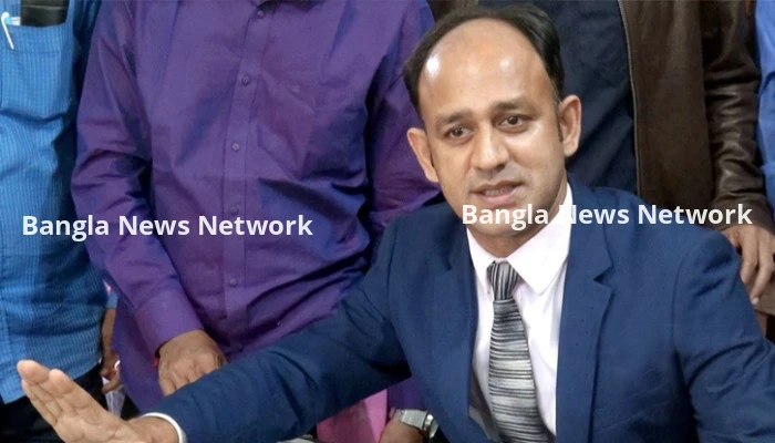 আন্দোলনকারীদের এক মাস অপেক্ষা করার আহ্বান ব্যারিস্টার সুমনের