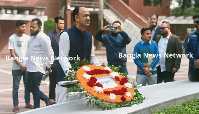 টুঙ্গিপাড়ায় জাতির পিতার সমাধিতে ব্যারিস্টার সুমনের শ্রদ্ধা