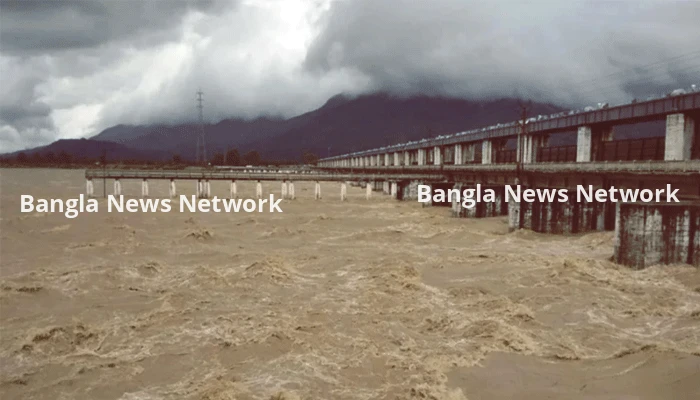 বিধ্বস্ত নেপালে প্রাণহানি বেড়ে ১৬০, বিহারে ঢুকে পড়ছে পানি