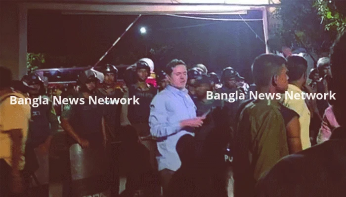 চট্টগ্রামে জুলাই অভ্যুত্থানের গ্রাফিতি মোছা নিয়ে বিএনপি-এনসিপি উত্তেজনা