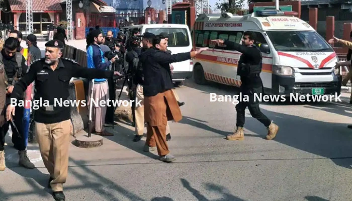 পাকিস্তানে বোমা হামলা, নিহত ৭ নিরাপত্তা কর্মকর্তা