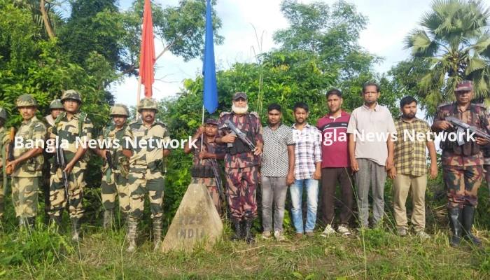 ৫ বাংলাদেশিকে বিজিবির কাছে হস্তান্তর করলো বিএসএফ