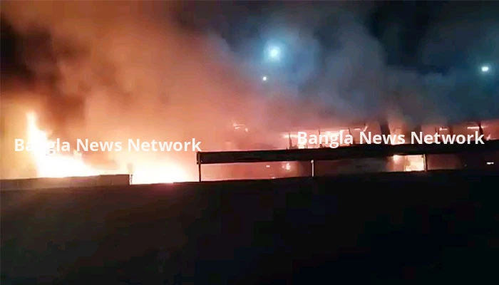 সাভারে বাস-অ্যাম্বুলেন্স সংঘর্ষ, বিস্ফোরণ, নিহত ৪