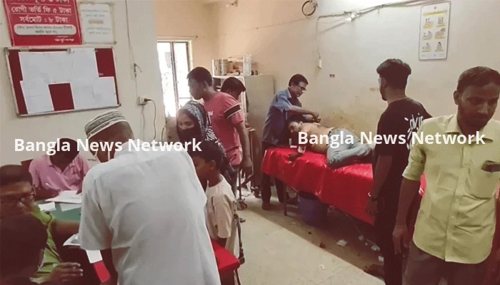 আম পাড়াকে কেন্দ্র করে দুই পক্ষের সংঘর্ষ, আহত ১২