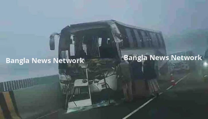 ঢাকা-মাওয়া এক্সপ্রেসওয়েতে কয়েকটি যানবাহনে সংঘর্ষ, নিহত ১