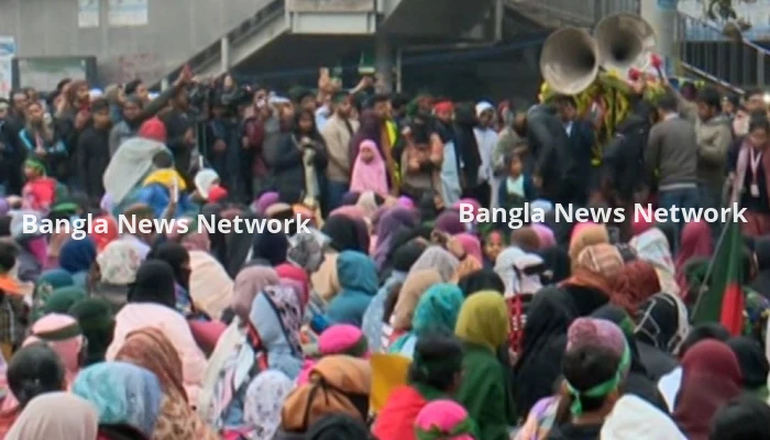 ওসমান হাদির বিচার দাবিতে শাহবাগে চলছে বিক্ষোভ