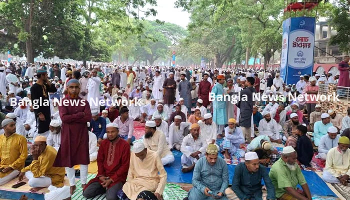 দিনাজপুরে দেশের সবচেয়ে বড় ঈদের জামাত অনুষ্ঠিত