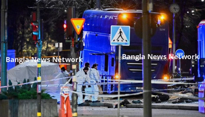 সুইডেনের রাজধানীতে ডাবল ডেকার বাস দুর্ঘটনা, নিহত ৩