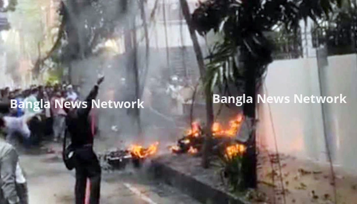 গুলশানে-১ নম্বরে বৈদ্যুতিক ট্রান্সফরমারে আগুন