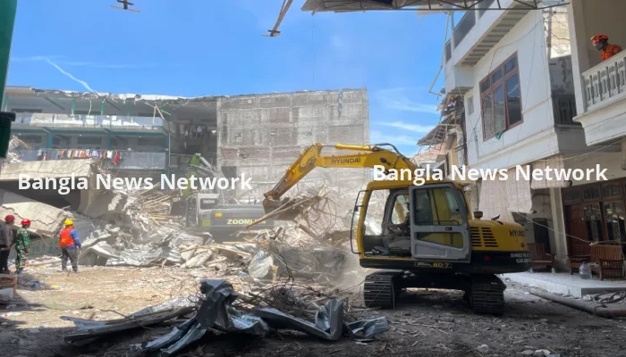 ইন্দোনেশিয়ায় স্কুলভবন ধসে ৫০ জনের প্রাণহানি