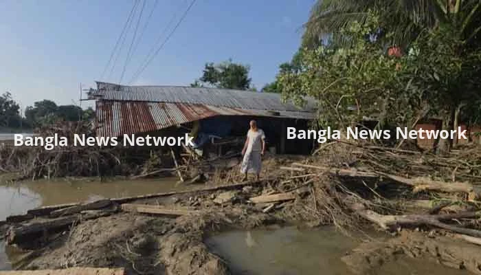 ফেনীতে বন্যা: সব হারিয়ে নিঃস্ব ৪৯ পরিবার, ক্ষতিগ্রস্ত ৯১৫ ঘরবাড়ি