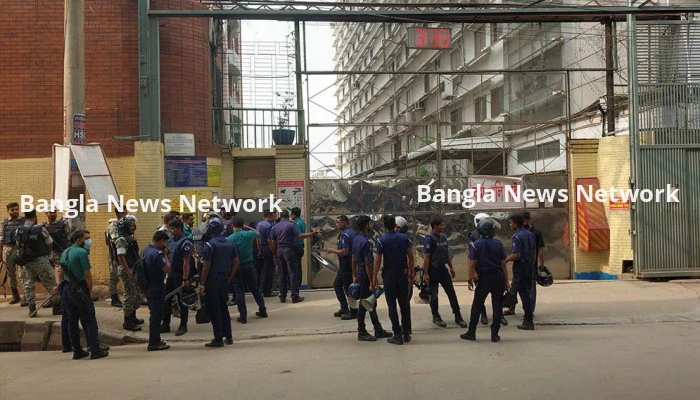 গাজীপুরে পোশাক শ্রমিকদের বিক্ষোভ, কর্মবিরতি