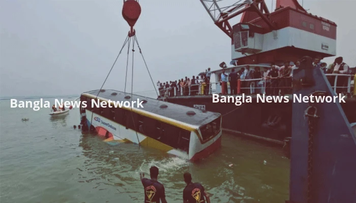‘আল্লাহ বাঁচিয়েছেন, ২০ সেকেন্ড দেরি হলেই সবাই শেষ হয়ে যেতাম’