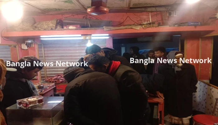 নৈশপ্রহরীকে বেঁধে রেখে স্বর্ণের দোকানে ডাকাতি