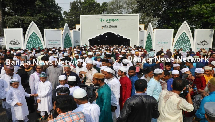 উদযাপিত হচ্ছে পবিত্র ঈদুল ফিতর