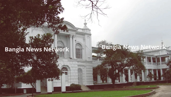 জুলাইয়ে নামাজ চলার সময় মসজিদে টিয়ার শেল-ছররা গুলি ছোড়ে পুলিশ