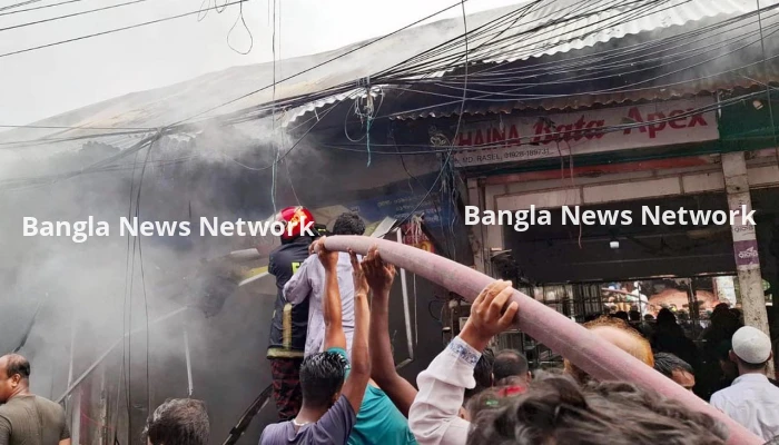 মাধবদীতে অগ্নিকাণ্ডে ৭ দোকান পুড়ে ছাই