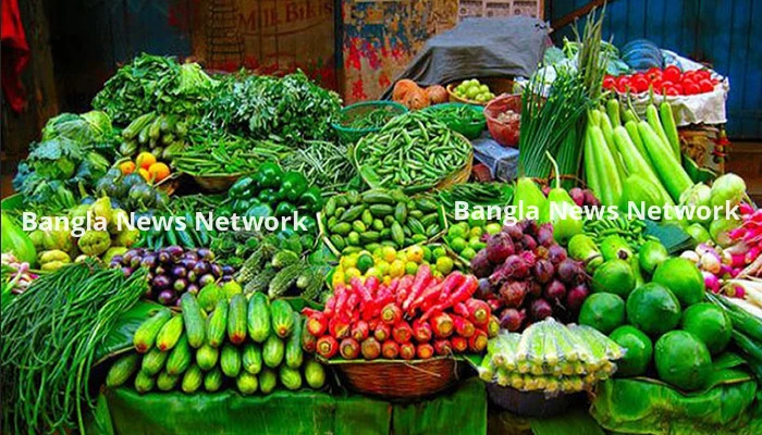 রাজধানীর বাজারে সপ্তাহের ব্যবধানে সবজির দাম চড়া, স্বস্তি নেই মাছ ও মুরগিতেও