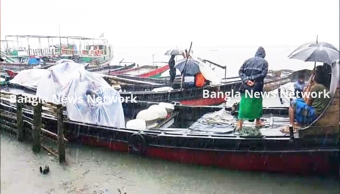 নিম্নচাপের প্রভাবে সাতক্ষীরার উপকূলীয় নদীতে পানি বৃদ্ধি