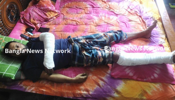 সন্ত্রাসীদের বিরুদ্ধে মামলা করে পালিয়ে বেড়াচ্ছেন ইন্টারনেট ব্যবসায়ী