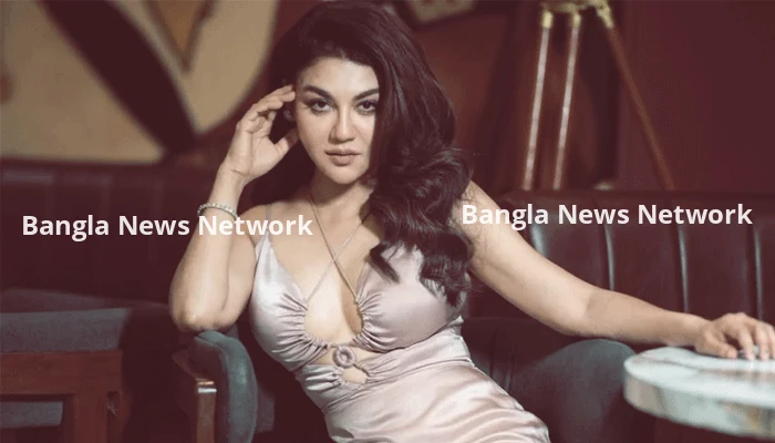 গোলাপির ছোঁয়ায় ‘ঘায়েল’ করলেন জয়া আহসান