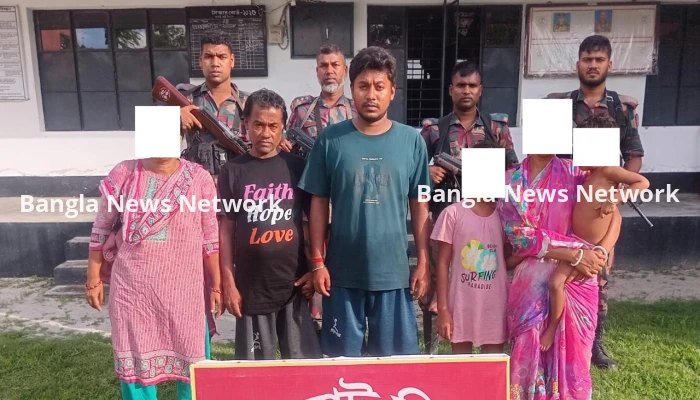 ঝিনাইদহের মহেশপুর সীমান্তে দালালসহ ৯ বাংলাদেশিকে আটক