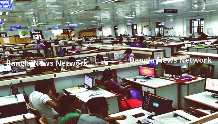 কেউ কাজের চাপে পিষ্ট, কারো কাজই নেই!
