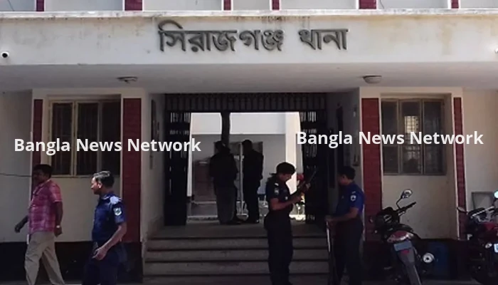 মাঝ নদীতে পিটিয়ে ২ জনকে হত্যা