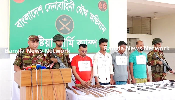 কুষ্টিয়ায় চরমপন্থি লিপটন গ্রেপ্তার, উদ্ধার অস্ত্রের বিশাল ভাণ্ডার