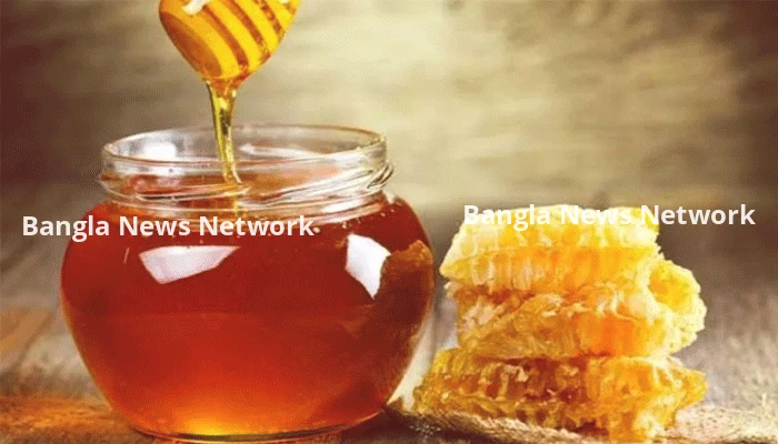 মধুতে এমন কী আছে, যা সহজে নষ্ট হতে দেয় না