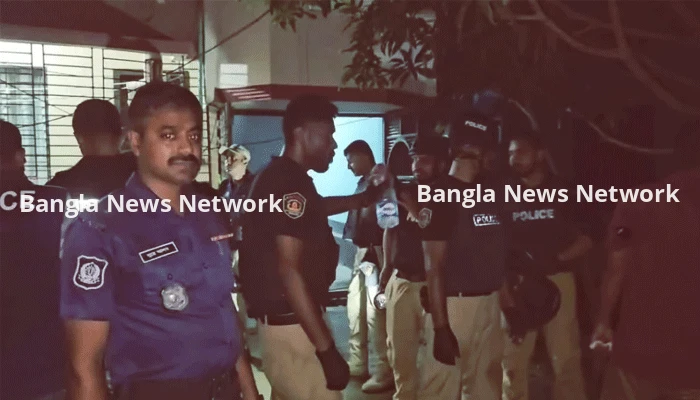 সাভারে একটি বাড়ি থেকে নিষিদ্ধ সংগঠনের সদস্য আটক, বোমাসদৃশ বস্তু উদ্ধার