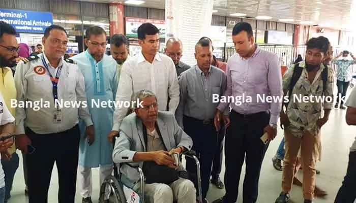 ওমরা শেষে ঢাকা ফিরেছেন মির্জা ফখরুল